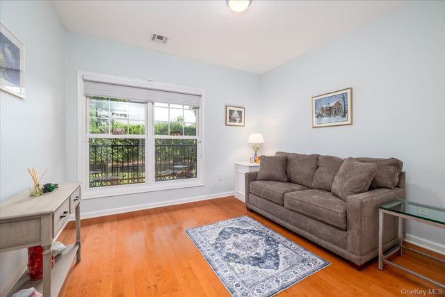 77 Maple Avenue 100, Rockville Centre, NY 11570