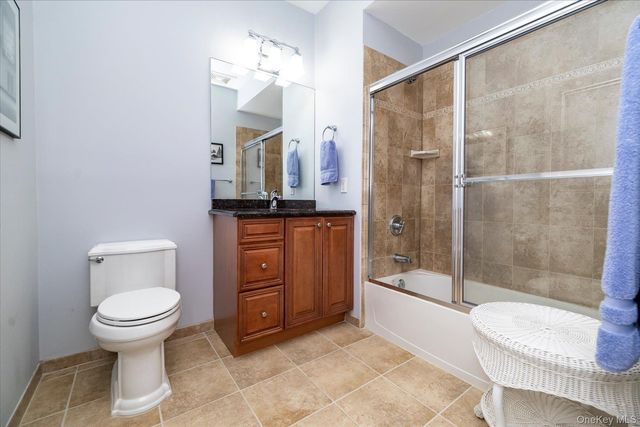 77 Maple Avenue 100, Rockville Centre, NY 11570