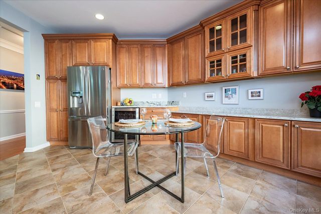 77 Maple Avenue 100, Rockville Centre, NY 11570