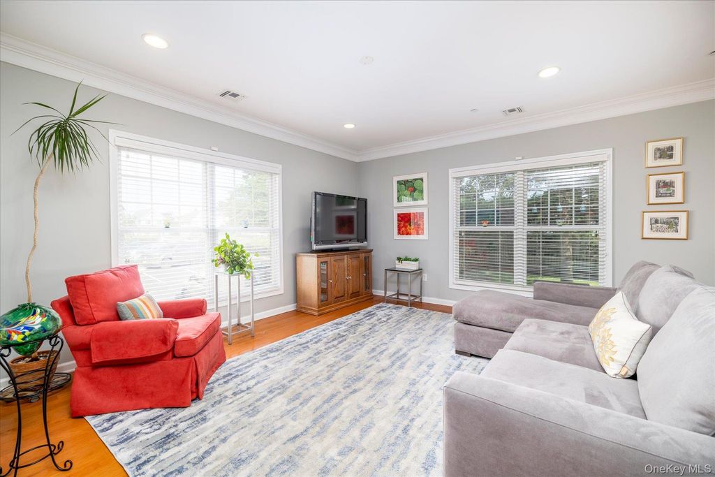 77 Maple Avenue 100, Rockville Centre, NY 11570 — photo 5