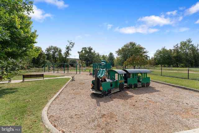 1215 DORCHESTER AVE, Baltimore, MD 21207