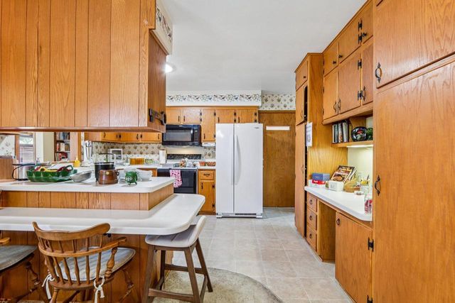 1626 Meadowcrest Lane, Middleton, WI 53562