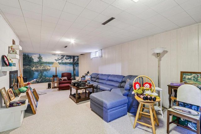 1626 Meadowcrest Lane, Middleton, WI 53562