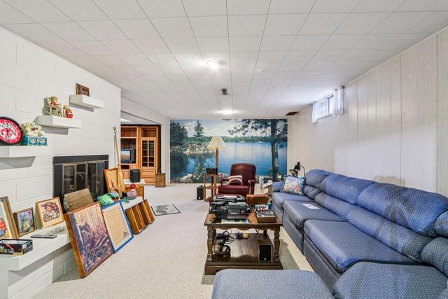 1626 Meadowcrest Lane, Middleton, WI 53562