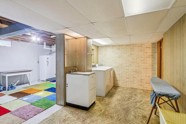 1626 Meadowcrest Lane, Middleton, WI 53562