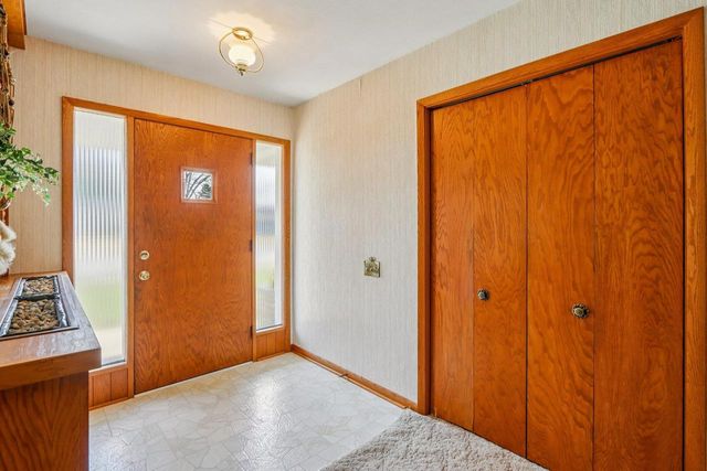 1626 Meadowcrest Lane, Middleton, WI 53562