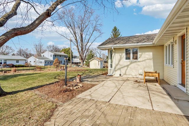 1626 Meadowcrest Lane, Middleton, WI 53562
