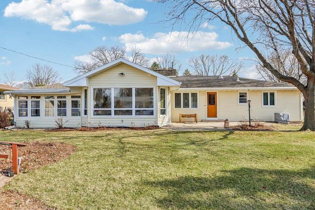 1626 Meadowcrest Lane, Middleton, WI 53562