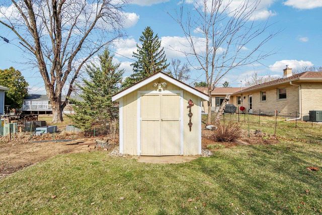 1626 Meadowcrest Lane, Middleton, WI 53562