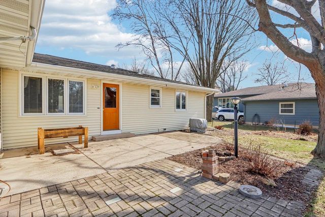 1626 Meadowcrest Lane, Middleton, WI 53562