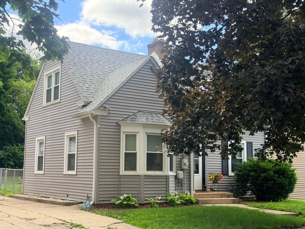 402 S Rockford Avenue, Rockford, IL 61104