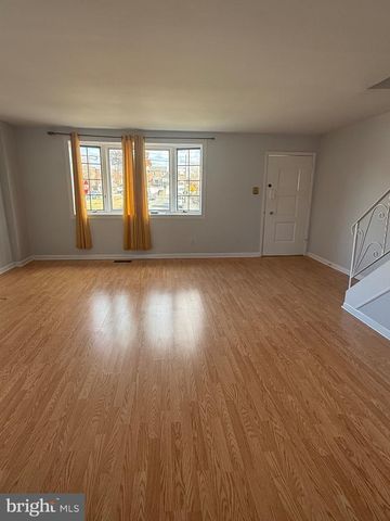 4500 STRAHLE ST, Philadelphia, PA 19136