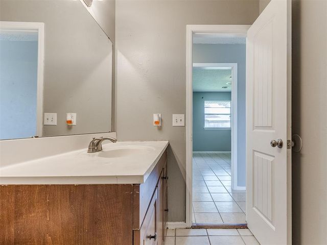 941 N Bradley Avenue, Oklahoma City, OK 73127