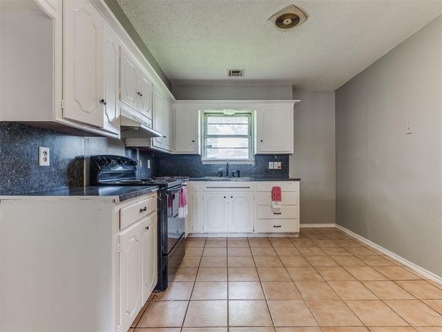 941 N Bradley Avenue, Oklahoma City, OK 73127