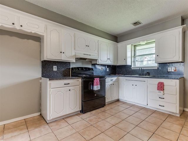 941 N Bradley Avenue, Oklahoma City, OK 73127