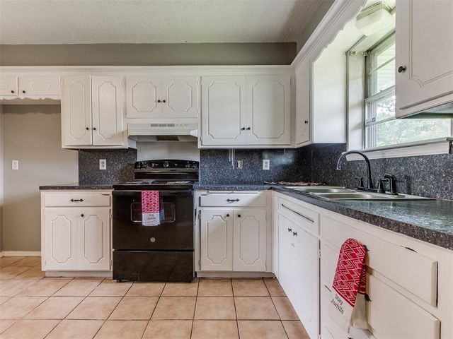 941 N Bradley Avenue, Oklahoma City, OK 73127