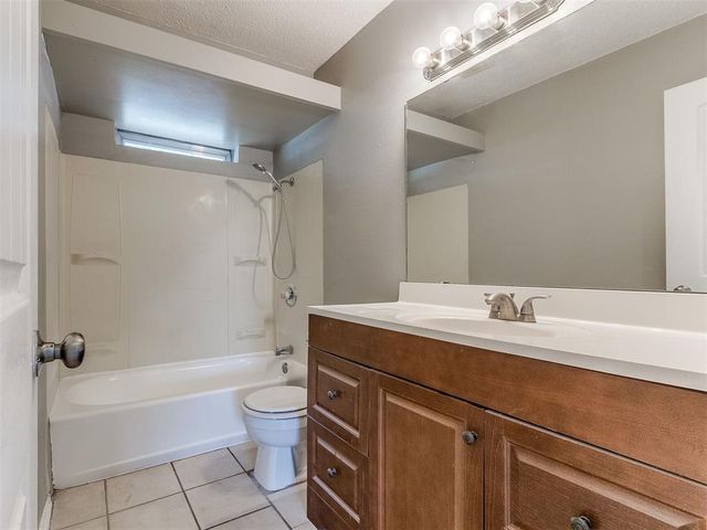 941 N Bradley Avenue, Oklahoma City, OK 73127