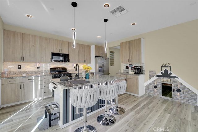 882 Kirkwood Court, Olivehurst, CA 95961