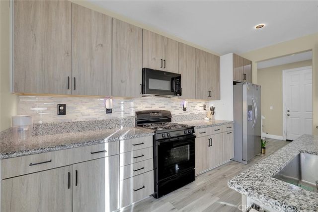 882 Kirkwood Court, Olivehurst, CA 95961