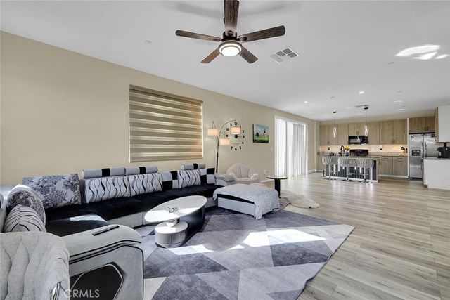 882 Kirkwood Court, Olivehurst, CA 95961