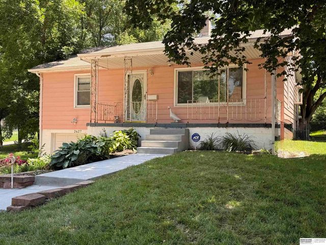2627 N 70 Street, Omaha, NE 68104