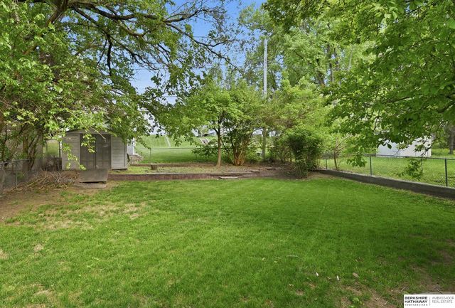 2627 N 70 Street, Omaha, NE 68104