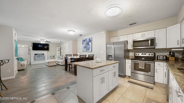 11428 RUSTIC PINES Circle E, Jacksonville, FL 32257