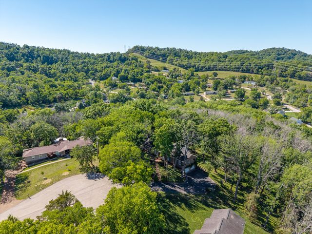 877 Hillhaven Ct, Nashville, TN 37220