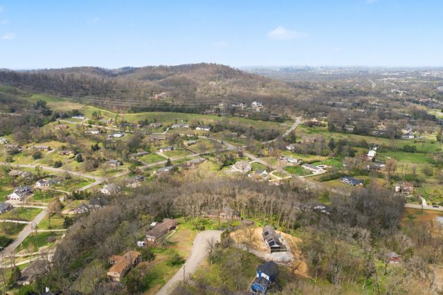 877 Hillhaven Ct, Nashville, TN 37220