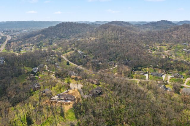 877 Hillhaven Ct, Nashville, TN 37220