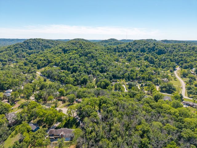 877 Hillhaven Ct, Nashville, TN 37220