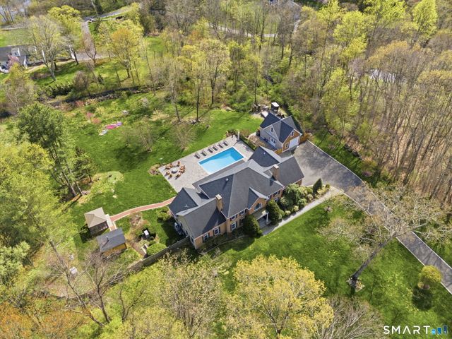 16 Robin Hood Lane, Easton, CT 06612
