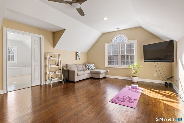 16 Robin Hood Lane, Easton, CT 06612