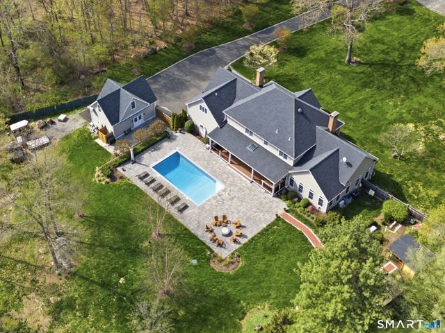 16 Robin Hood Lane, Easton, CT 06612