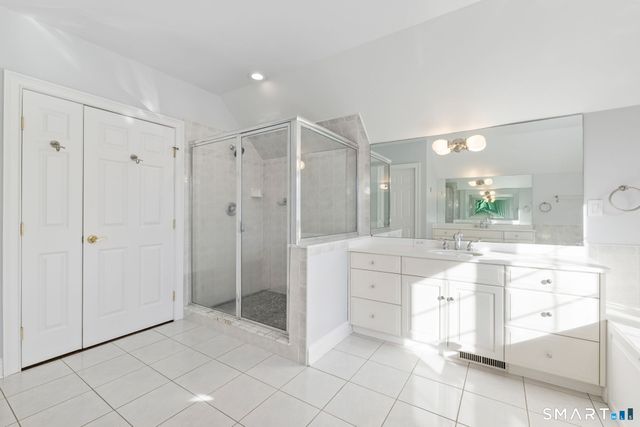 16 Robin Hood Lane, Easton, CT 06612
