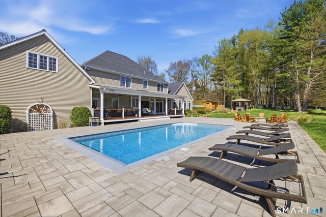 16 Robin Hood Lane, Easton, CT 06612