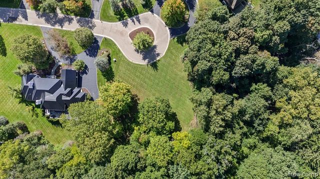 42 Beresford Court, Bloomfield Hills, MI 48304