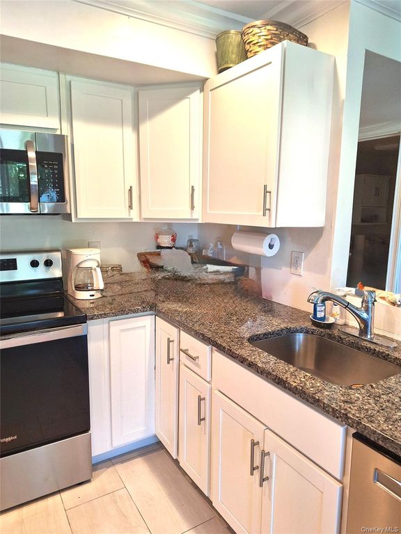 52 Jefferson Oval A, Yorktown Heights, NY 10598 — photo 4