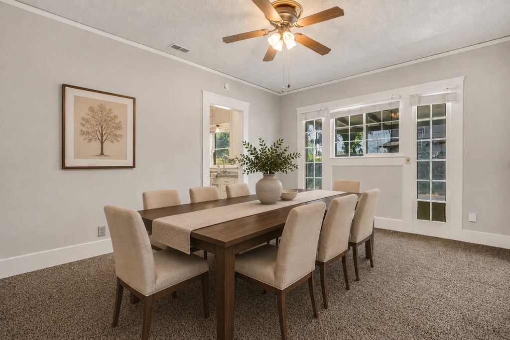 Image 10 of property listing at 1295 N Glenn Avenue, Fresno, CA 93728