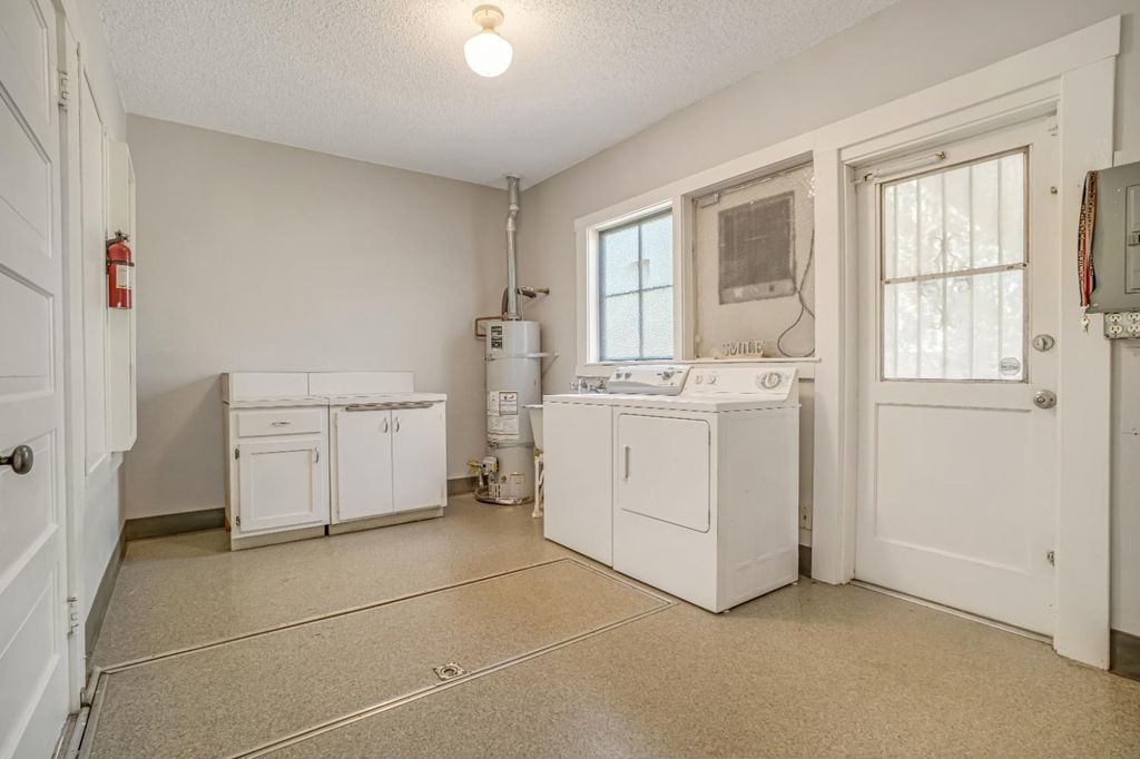 Image 26 of property listing at 1295 N Glenn Avenue, Fresno, CA 93728