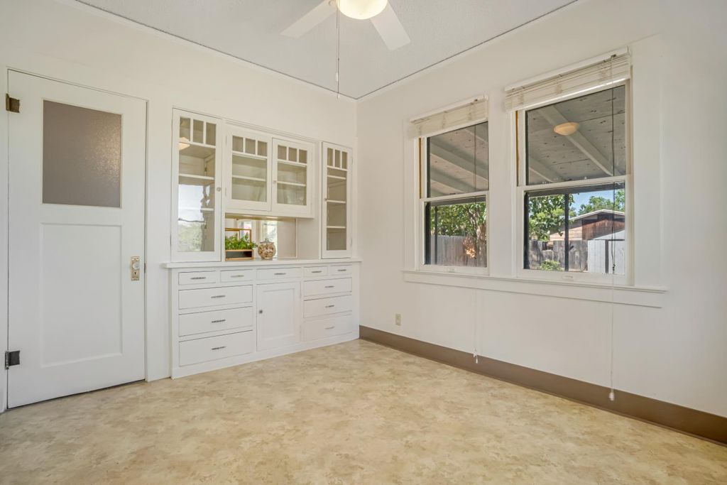 Image 29 of property listing at 1295 N Glenn Avenue, Fresno, CA 93728