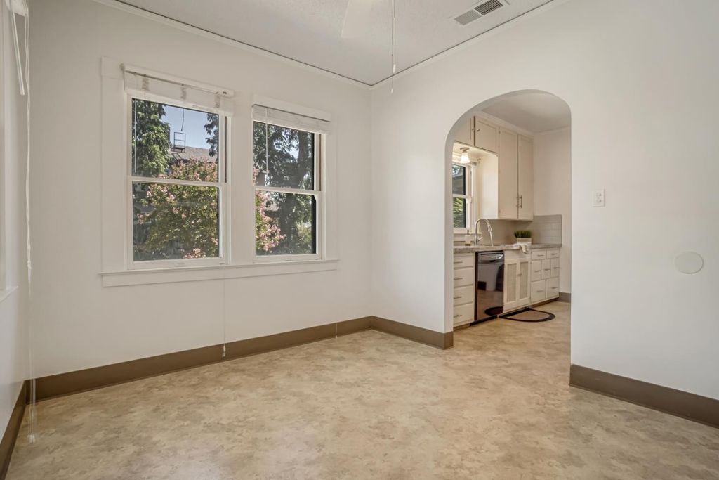 Image 30 of property listing at 1295 N Glenn Avenue, Fresno, CA 93728