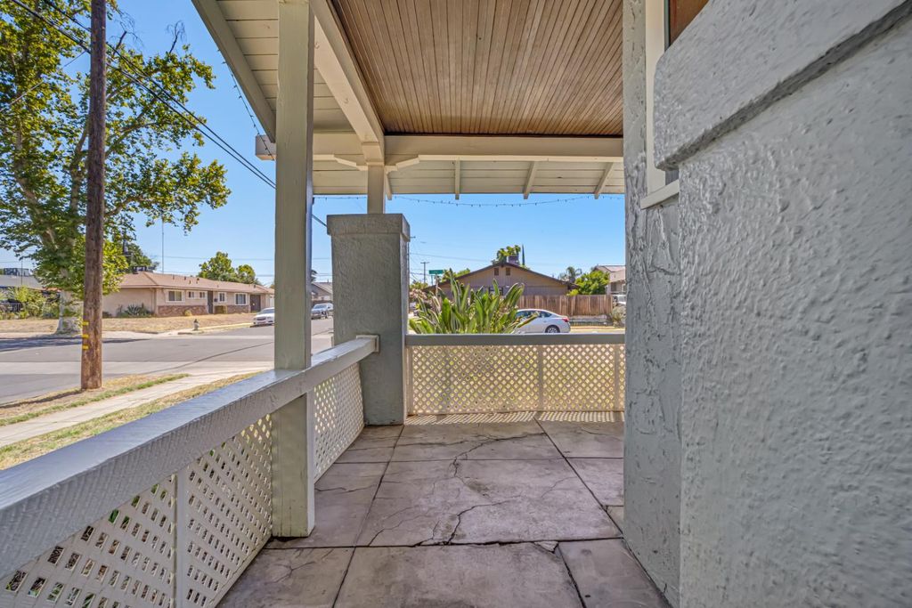 Image 33 of property listing at 1295 N Glenn Avenue, Fresno, CA 93728
