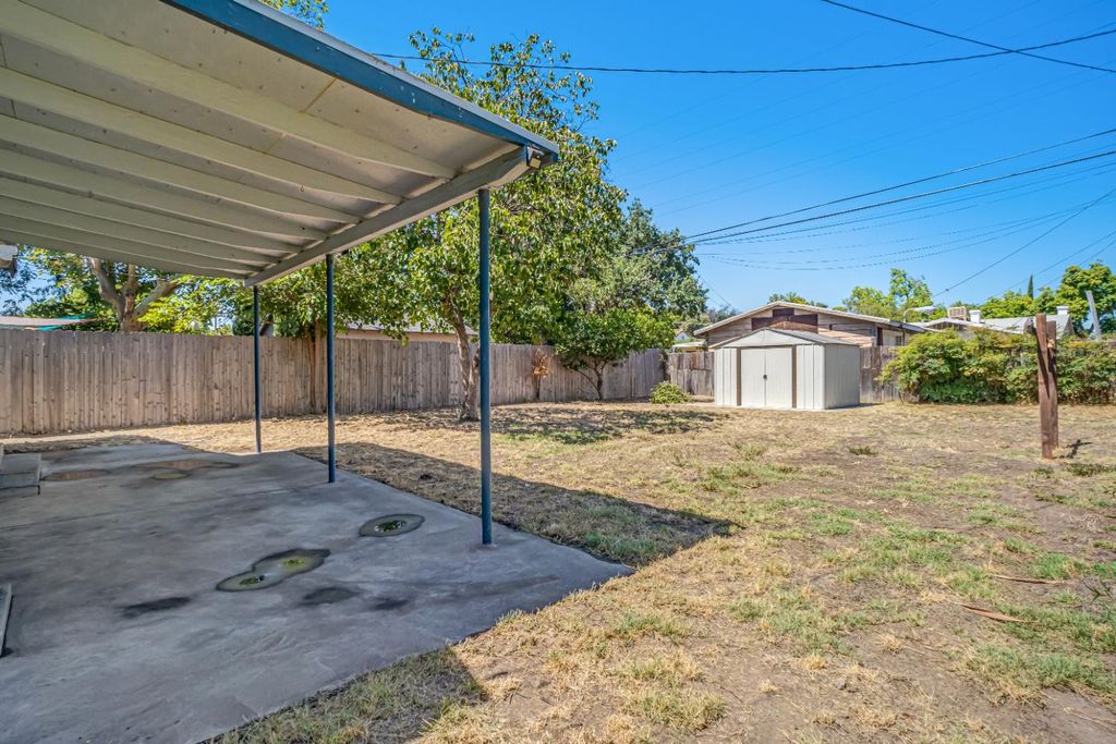 Image 36 of property listing at 1295 N Glenn Avenue, Fresno, CA 93728
