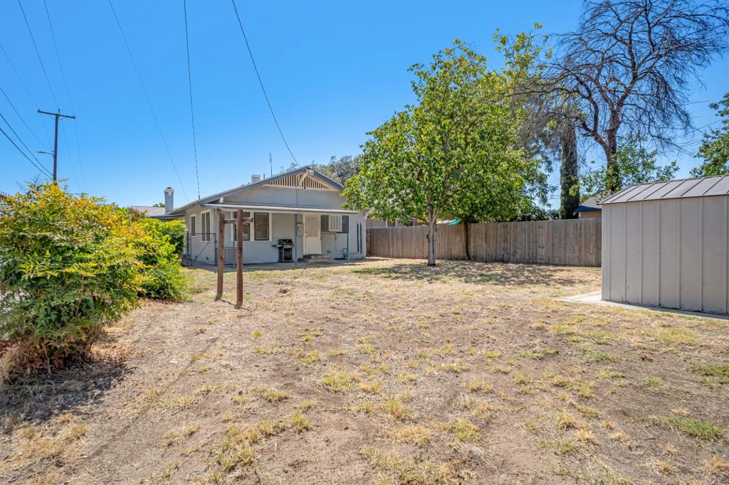 Image 38 of property listing at 1295 N Glenn Avenue, Fresno, CA 93728