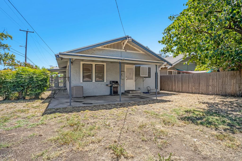 Image 40 of property listing at 1295 N Glenn Avenue, Fresno, CA 93728