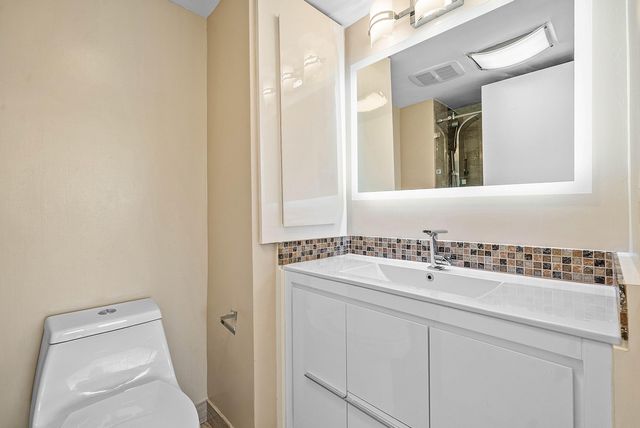 3301 S Ocean Boulevard 207, Highland Beach, FL 33487