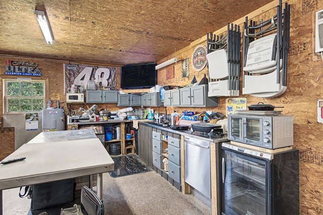 1615 Highway 230, Waverly, TN 37185