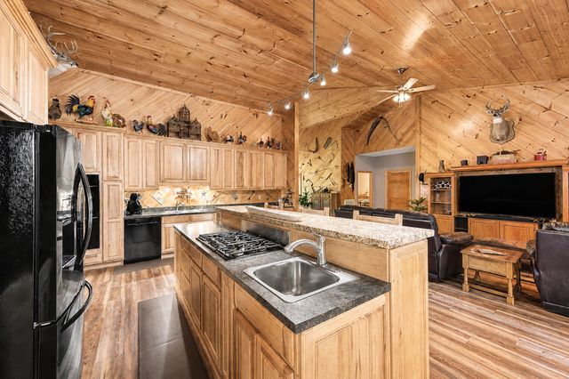 1615 Highway 230, Waverly, TN 37185