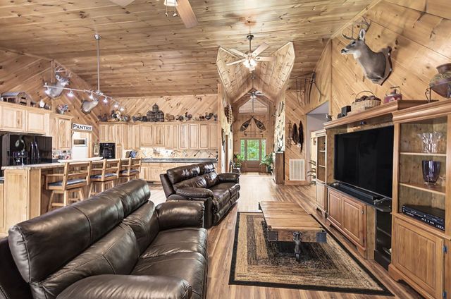 1615 Highway 230, Waverly, TN 37185